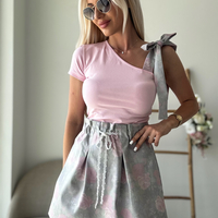 Комплект деним пола с розова тениска