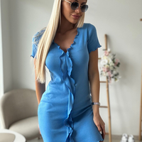 Синя рокля по тялото