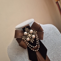 Chocolate brown bow brooch