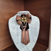 Chocolate brown bow brooch