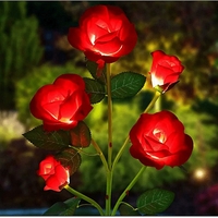 НЕМСКА LED слънчева лампа под формата на червена роза, За градина, Двор, Водоустойчивост + ЛЕД ФЕНЕР