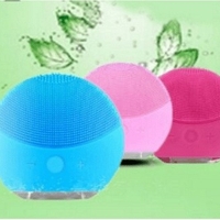 НЕМСКА Електрическа силиконова четка за масаж и почистване на лице, Водоустойчива + ЛЕД ФЕНЕР