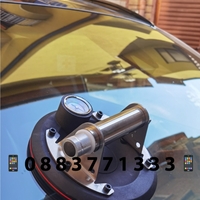 НЕМСКА Акумулаторна Вакум Помпа за Плочки Вендуза с Манометър STAHLMAYER до 150кг Вакуум с батерия + ЛЕД ФЕНЕР