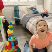 НЕМСКИ Чудовищен Комплект за Трикове Trix Trux- коли, писта и рампи + ЛЕД ФЕНЕР