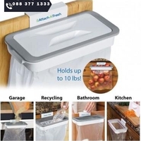 НЕМСКА ПОСТАВКА С КАПАК ЗА ТОРБА ЗА БОКЛУК Attach-A-Trash + ЛЕД ФЕНЕР