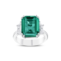 8.01 ct Ring with emerald and diamonds