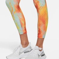 NIKE Epic Luxe