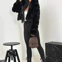 Дамско късо палто с качулка