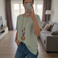 Дамска блуза с къс ръкав в зелено + аксесоар