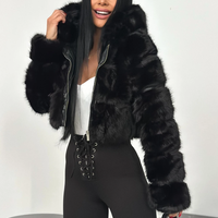 Дамско късо палто с качулка