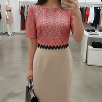 Елегантна рокля с дантела