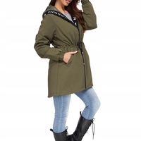 Асиметрично преходно яке в цвят маслина