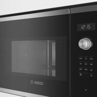 Микровълнова за вграждане Bosch BFL554MS0