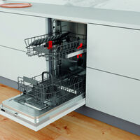 Съдомиялна машина за вграждане Whirlpool WSIC 3M27