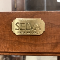 Витрина Selva