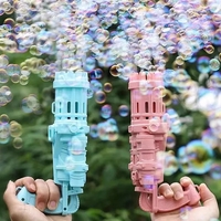 Буря от сапунени балони с електрическия пистолет ELECTRIC BUBBLE GUN