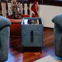 Смарт Шкаф MINI - безжично зареждане, Bluetooth стерео тонколона 20W, USB-A & USB-C, LED осветление (Графитено сив с текстура)