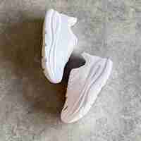 Hoka Bondi “Triple White”