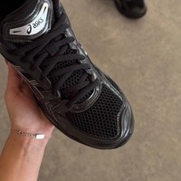 Asics Gel-Kayano Black