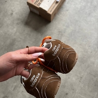 New Balance x MiU MiU