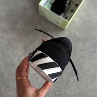 Off-White  Canvas Low-Top “Black”