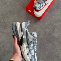 Nike V2K RUN 