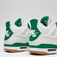 Air Jordan 4 Retro SB Pine Green