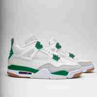 Air Jordan 4 Retro SB Pine Green