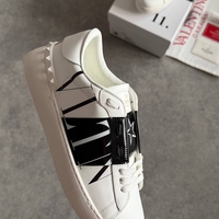 Valentino Garavani Open Star – Black/White