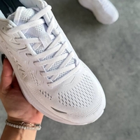 Hoka Bondi “Triple White”