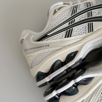 Gel Kayano 14 Silver