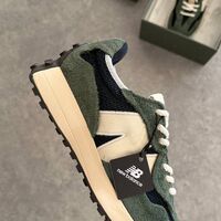 New Balance 327 “Midnight Green”