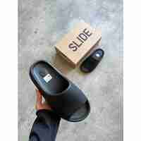 Adidas Yeezy Slide Black