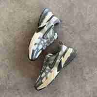 Nike V2K RUN 