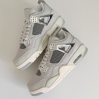 Nike Air Jordan 4 Retro 