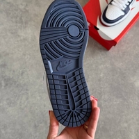 Air Jordan 1 Low “Midnight Navy”