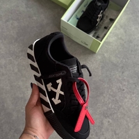 Off-White  Canvas Low-Top “Black”