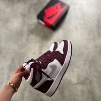Air Jordan 1 OG BORDEAUX
