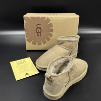 UGG