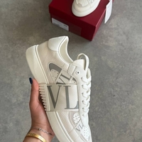 Valentino Garavani VL7N Signature Sneaker 2