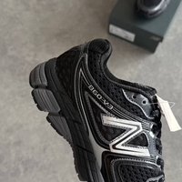 New Balance 860 V3 “Black Silver”