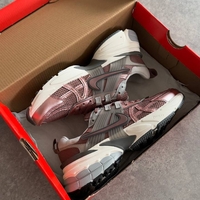 Nike V2K RUN 
