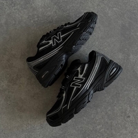 New Balance 740 “Black Silver”
