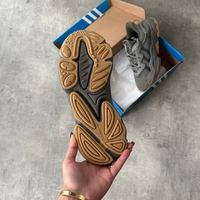 Adidas Ozweego “Raw Khaki”