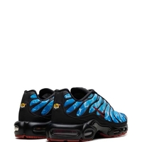 nike-air-max-tn-shark-attack