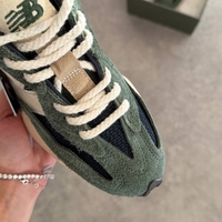 New Balance 327 “Midnight Green”