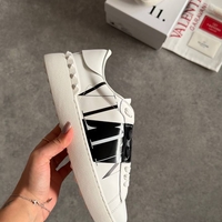 Valentino Garavani Open Star – Black/White