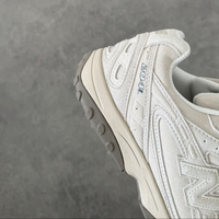 New Balance 204L Cream