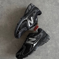 New Balance 860 V3 “Black Silver”
