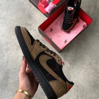 Air Jordan 1 Low Travis Scott “Velvet Brown”